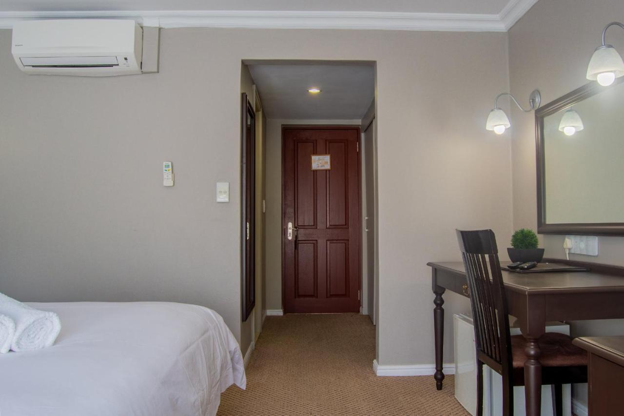 Ruslamere Hotel And Conference Centre Durbanville Buitenkant foto