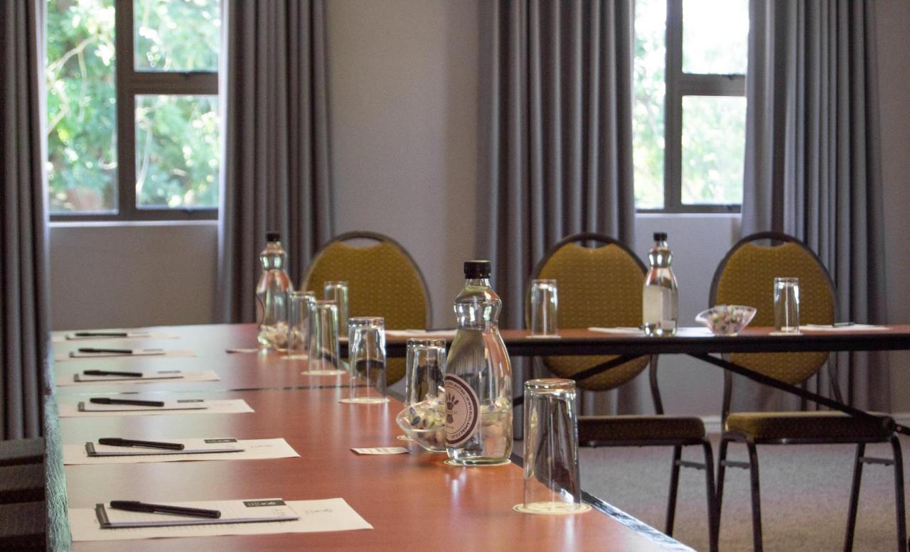 Ruslamere Hotel And Conference Centre Durbanville Buitenkant foto