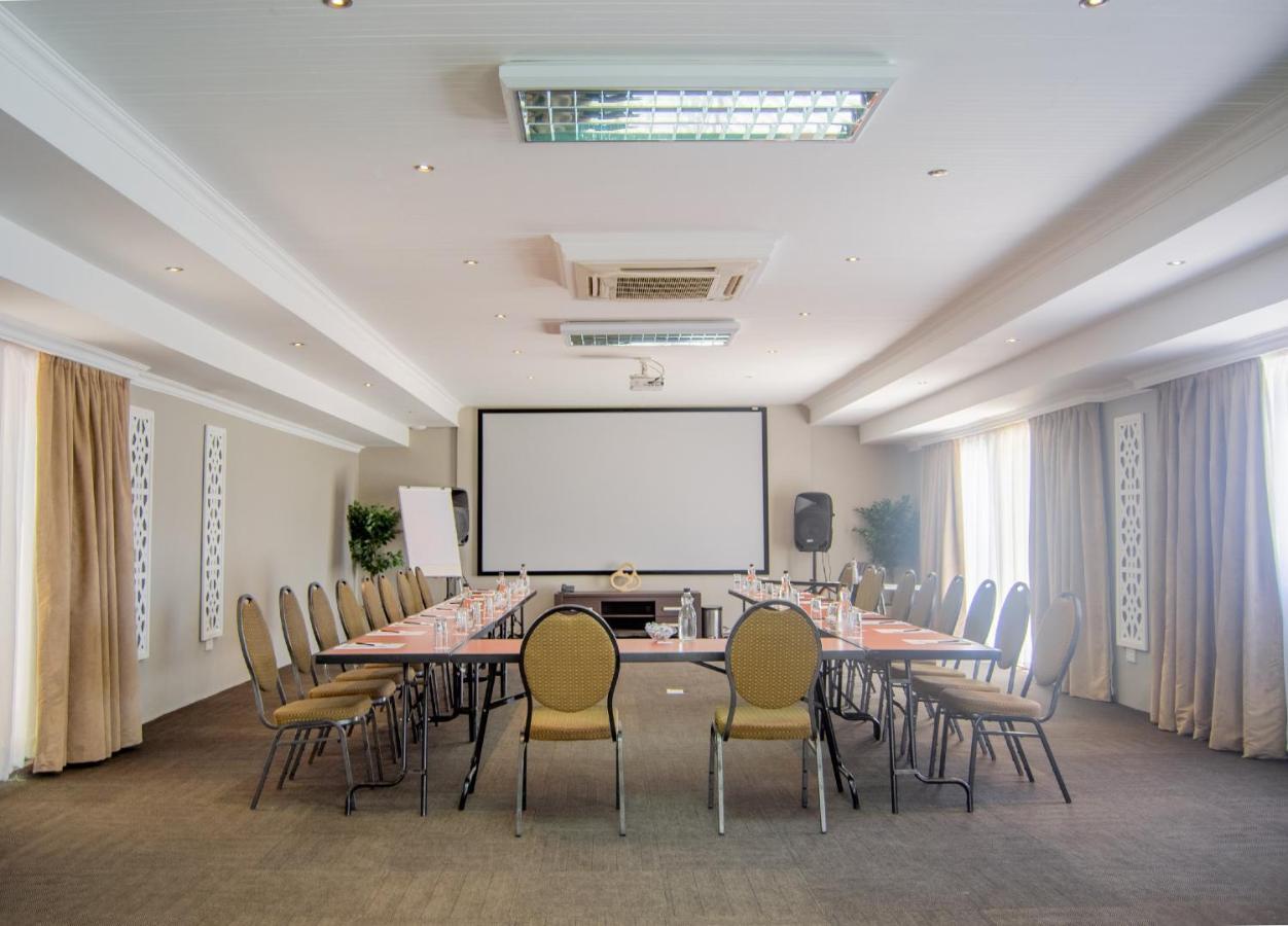 Ruslamere Hotel And Conference Centre Durbanville Buitenkant foto