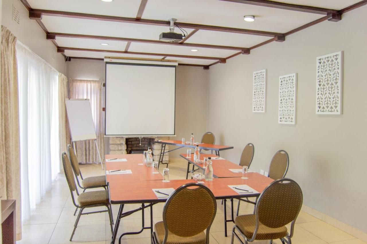 Ruslamere Hotel And Conference Centre Durbanville Buitenkant foto